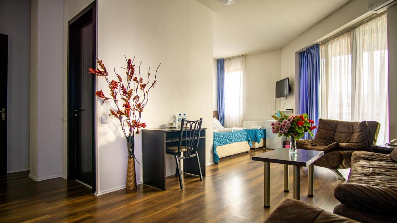 Aia Hotel Tbilisi Eksteriør bilde