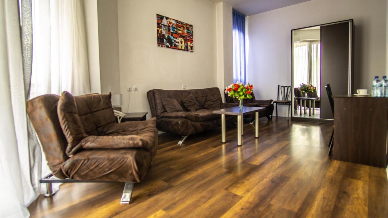 Aia Hotel Tbilisi Eksteriør bilde