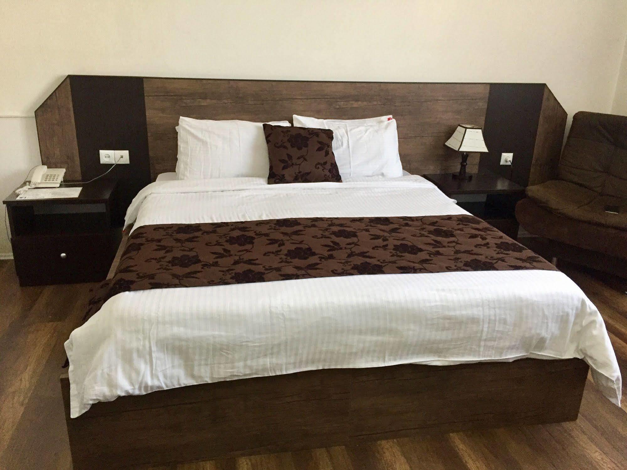 Aia Hotel Tbilisi Eksteriør bilde